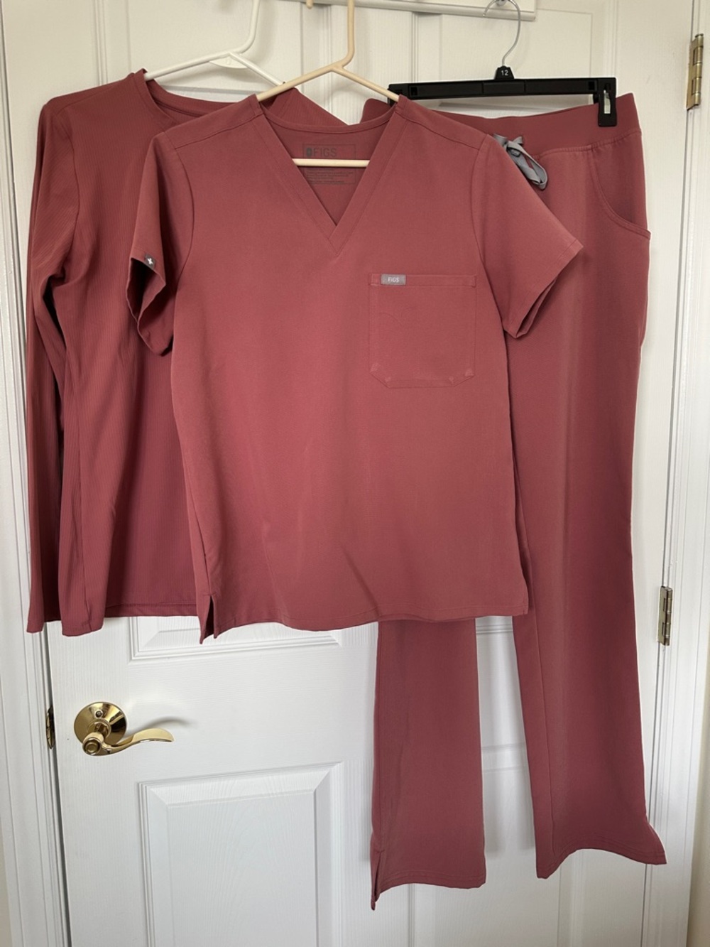 FION× Catarina™top 
FION™ Kade™ pants Small tall
Ribbed Long Sleeve underscrub M